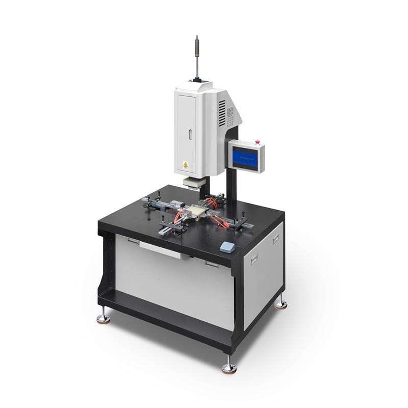 Машина для упаковки в жесткую коробку
